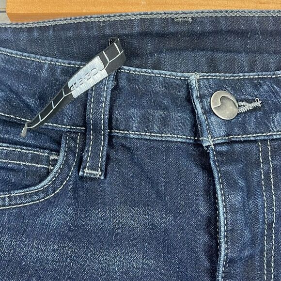 Joe’s women’s slim fit dark wash mini bootcut jean - Picture 4 of 5